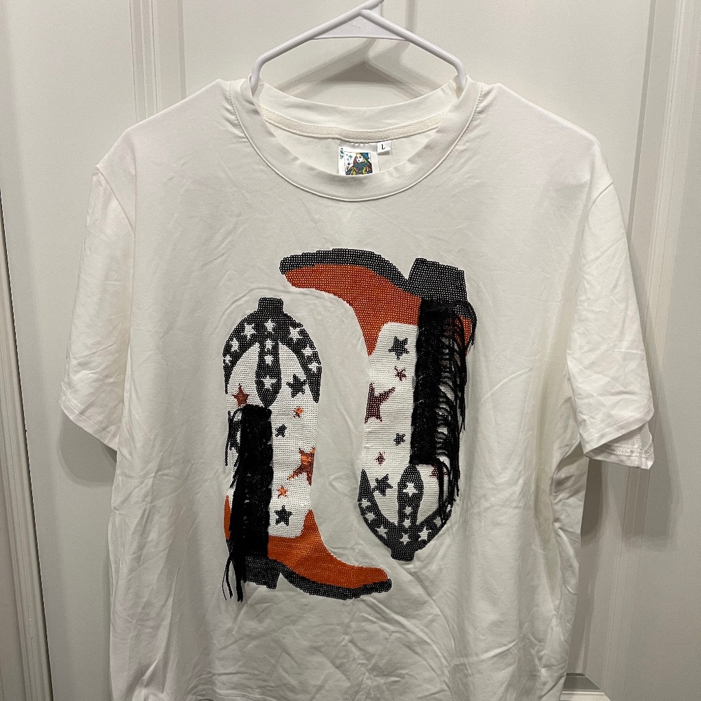 Queen of Sparkles Boots Tee Shirt - L